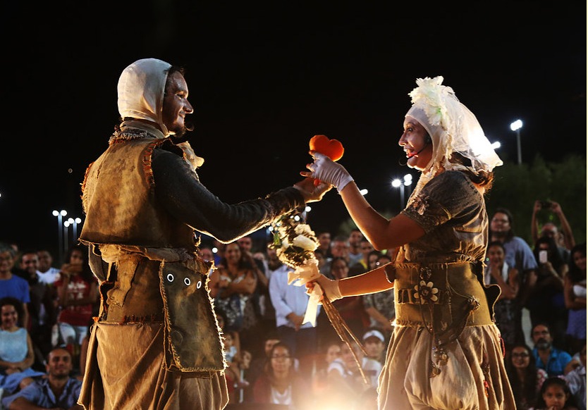 Prefeitura de Mossoró - Cia Pão Doce estreia espetáculo Mundarino levando  arte para todos os cantos