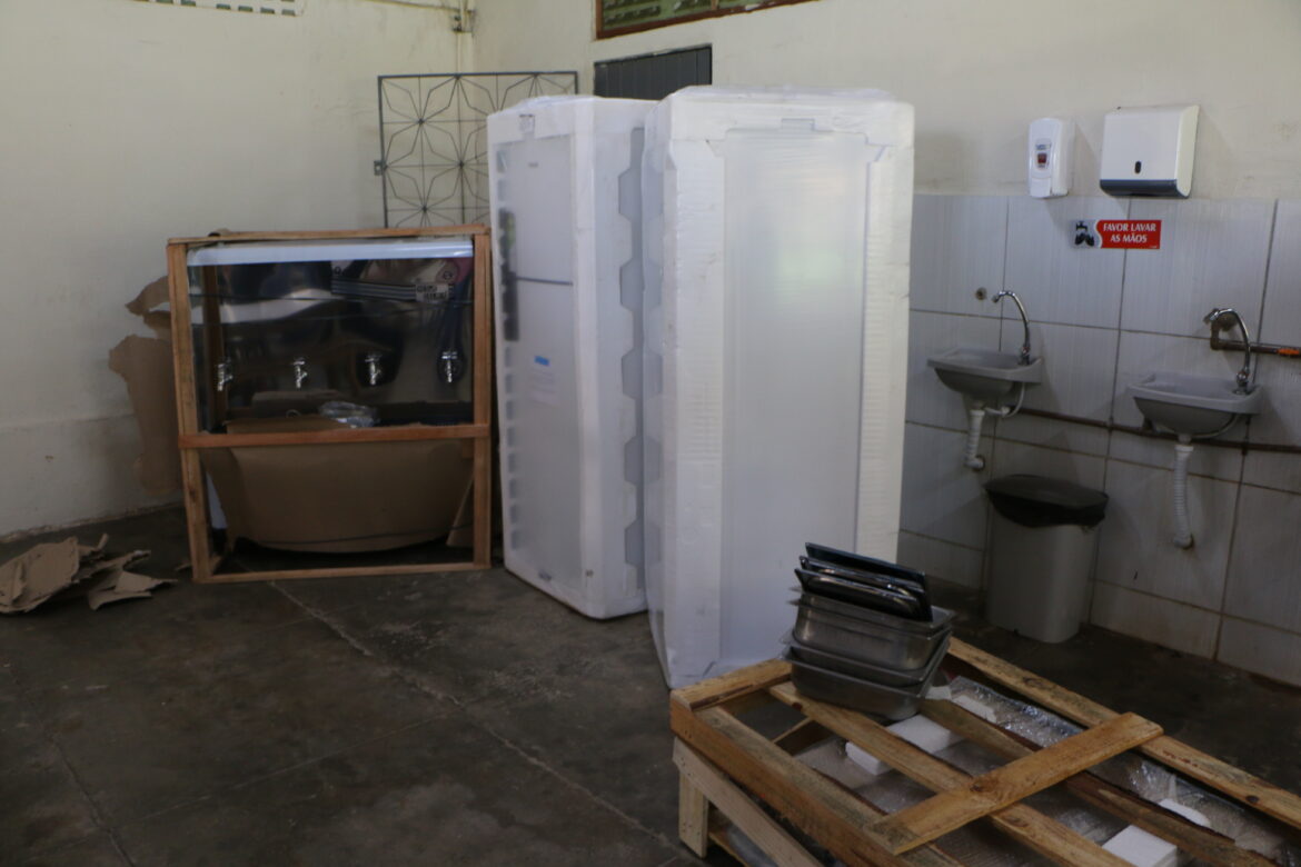 24.04.2024 Governo do Estado entrega novos equipamentos para as cozinhas das escolas estaduais.Foto de Carlos Costa (62)